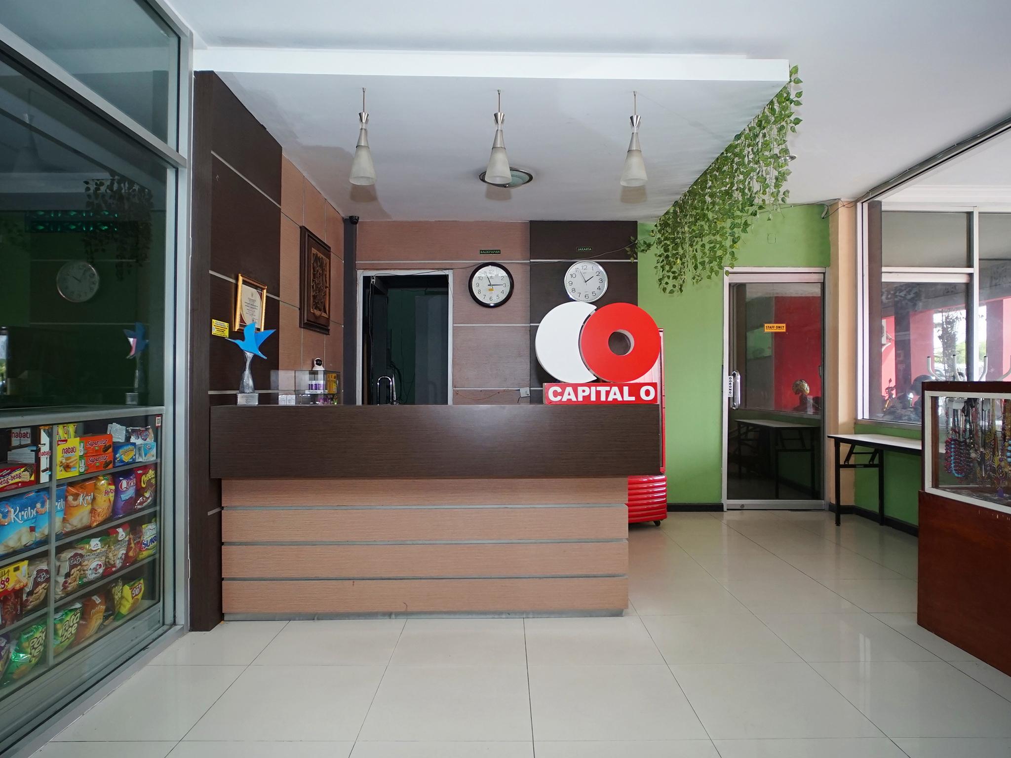 Capital O 2885 Hemra Hotel Balikpapan  Exterior foto